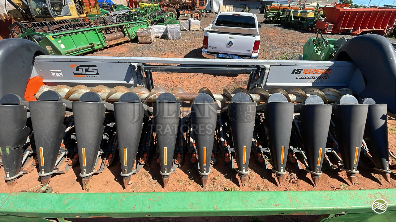 PLATAFORMA COLHEITADEIRA GTS PRODUTTIVA 1250 Juliano Tratores UBERABA MINAS GERAIS MG